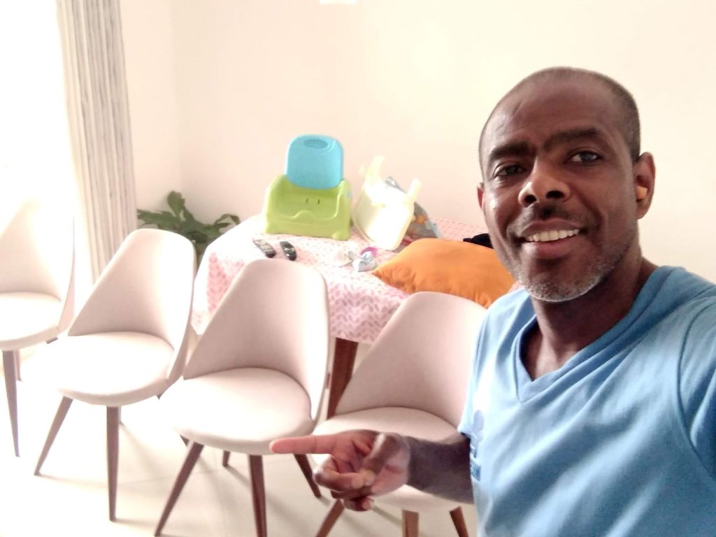 Cadeiras estofadas após higienização